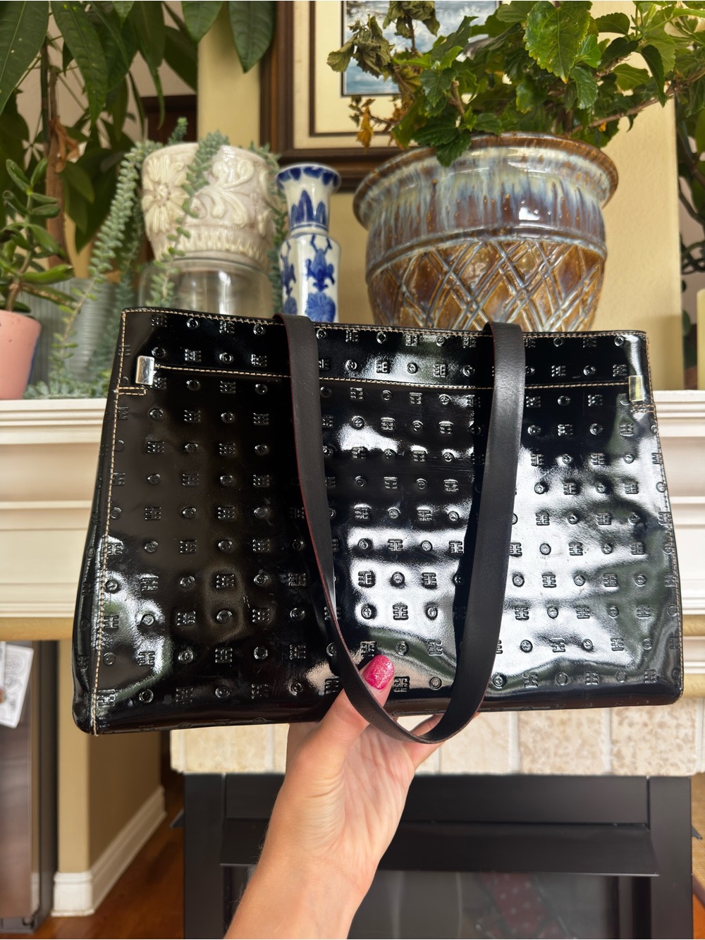 Arcadia Patent Leather Geometric Small Tote City Girl Handbag Black Chic Classic